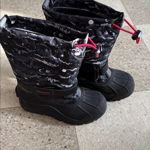 Columbia Waterproof Insulated Snow Boots Black Gray Moon Stars Print Kids Size 2